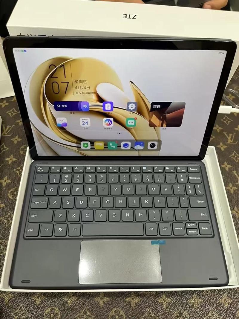 中兴发布业界首款笔记本型云电脑