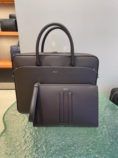 不要再胡乱选电脑背包!电脑背包哪个牌子好?电脑背包前十品牌排名榜...