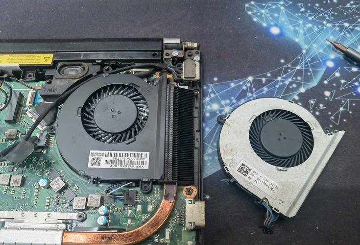 笔记本风扇声音很大,机身很烫