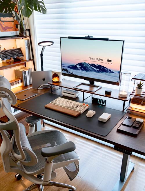 求推见一款适合室内设计师用的笔记本,硬性要求:屏幕显色一定要好,CAD...