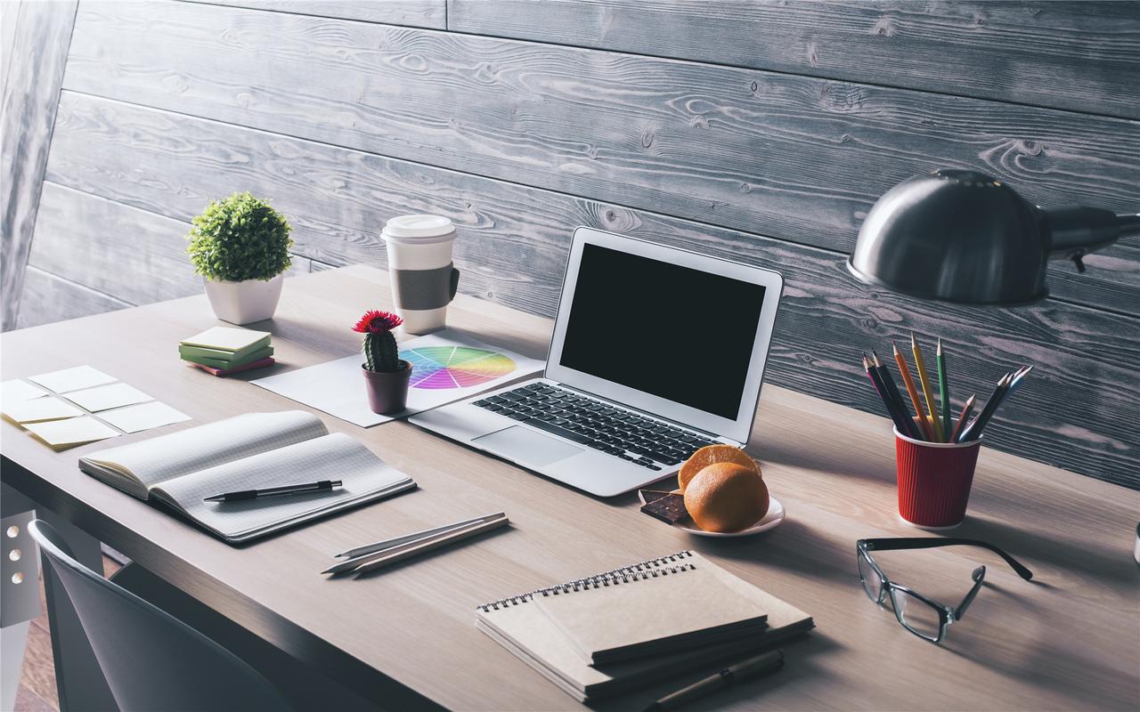 简易电脑桌的款式介绍