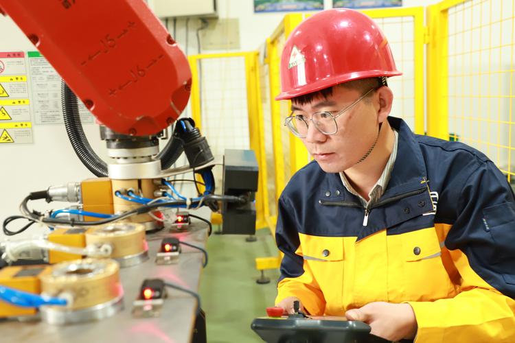 建筑资料员用什么办公软件啊?