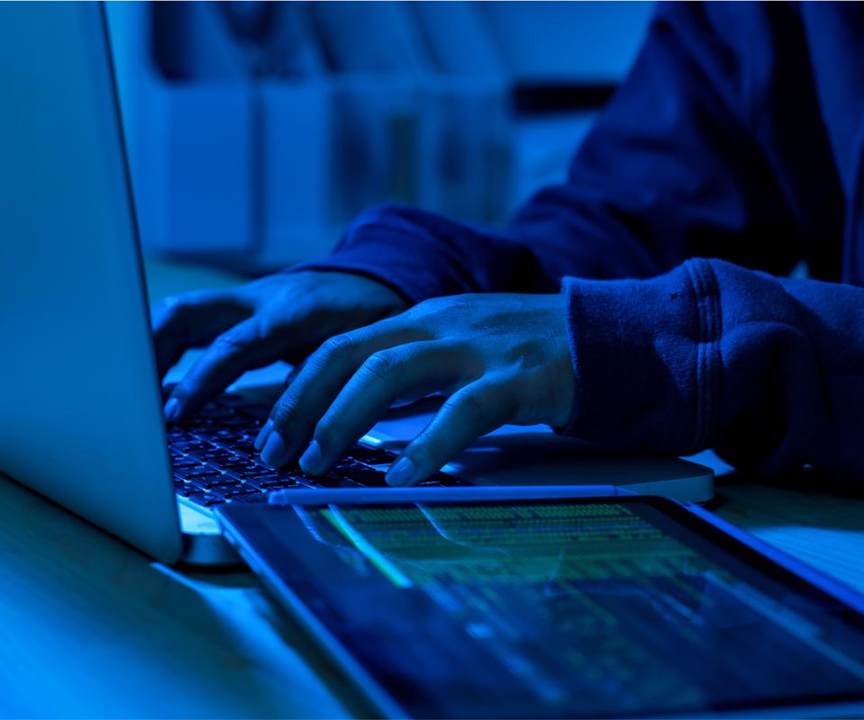 黑客一般使用什么笔记本电脑