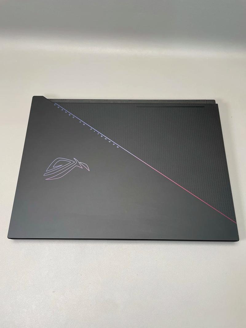 类似rog冰刃7双屏的产品优缺点有哪些