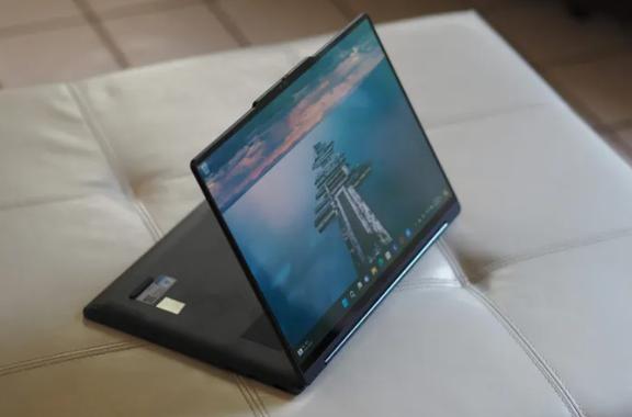 2024轻薄本选取!二合一“敞篷车”,但有一个缺点