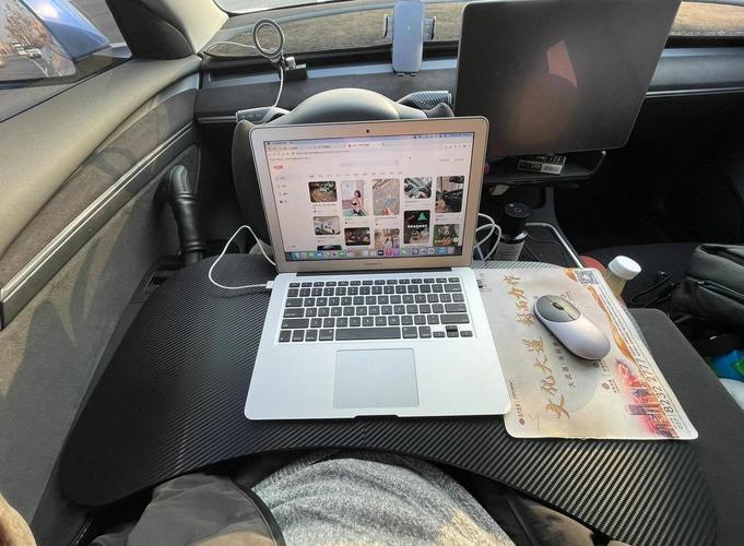 电脑笔记本在汽车上怎么充电呢