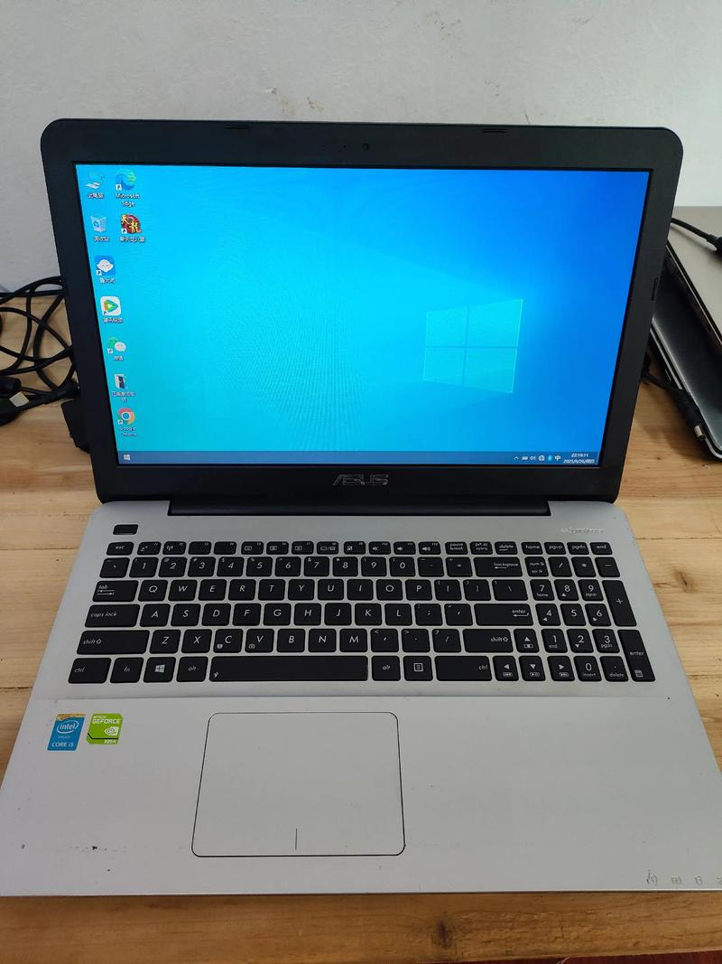 用华硕笔记本电脑,办公娱乐两不耽误