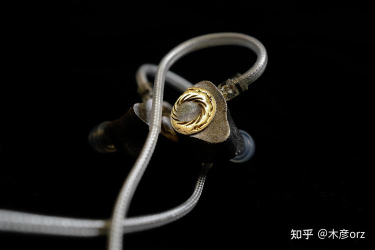 水月雨药丸耳机使用体验|新入手的水月雨pill到了|不一样的音质体验_百...