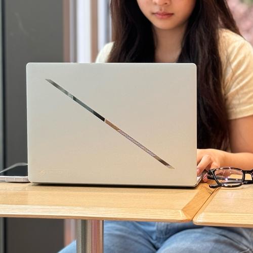 2003年张国立儿子张默殴打童瑶引争议,后来怎么样了