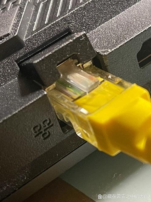 笔记本电脑可不可以牵网线