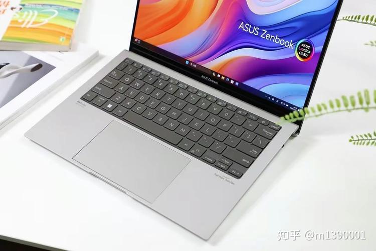 32GB+1TB超能AI笔记本盘点,最轻仅有1KG,商务差旅办公神器