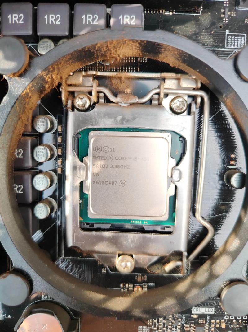 哪款笔记本电脑处理器是i5的,独立显卡是2G的型号是630的,内存是DDR3...